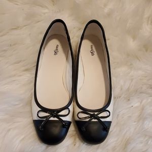 Black and white flat shoes Clearance